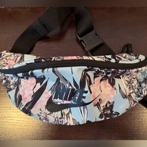 Floral Nike Fanny Pack/Belt Bag. Great condition!